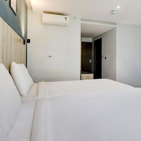 Super Sleek Townhouse Galexia Hotel And Resorts Bangalore Buitenkant foto