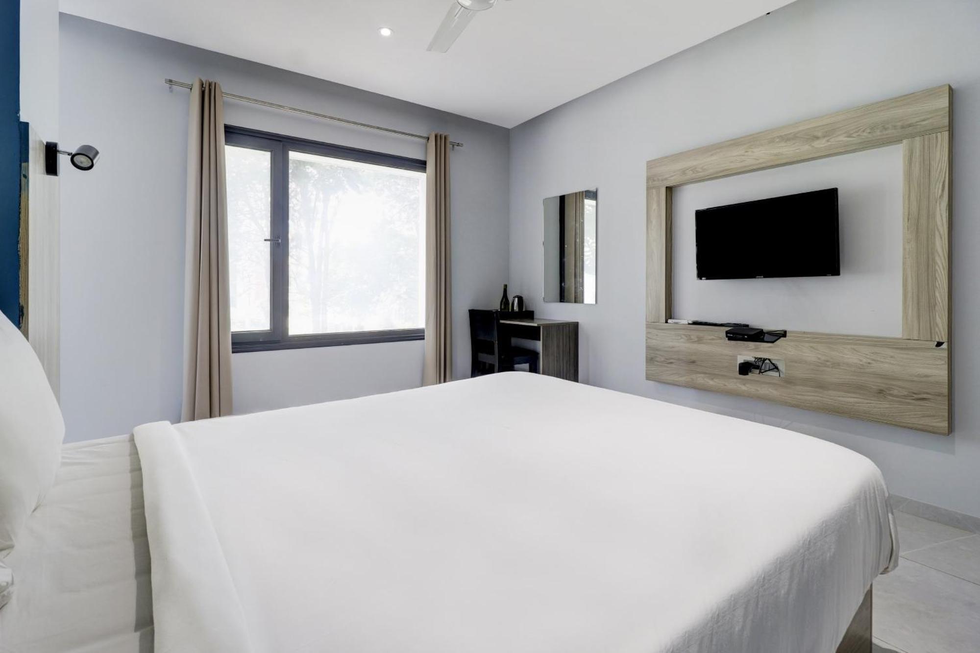 Super Sleek Townhouse Galexia Hotel And Resorts Bangalore Buitenkant foto